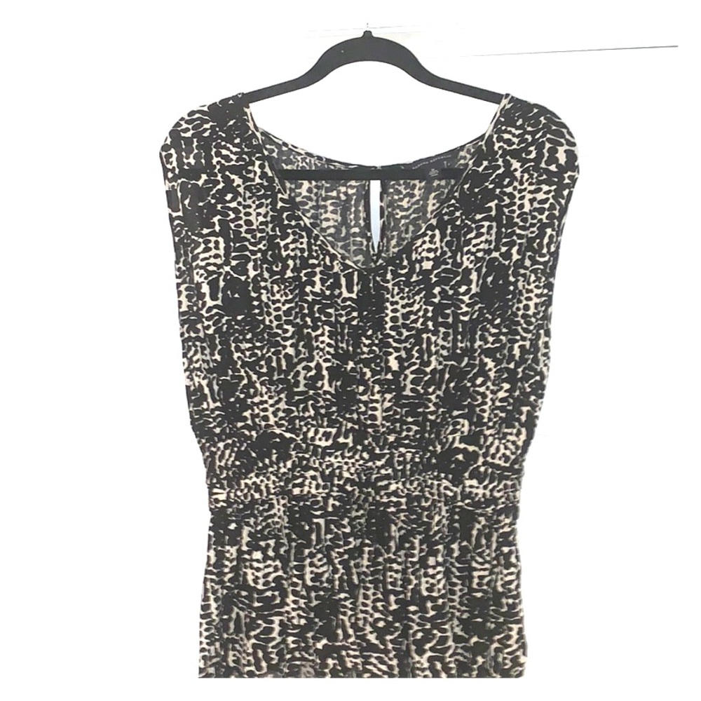 Banana Republic black/white pattern blouse, size M